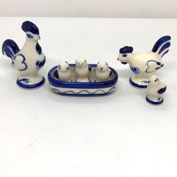 Artisan Made Rooster, Hen and Chicks Family Set - Picture 2 of 5